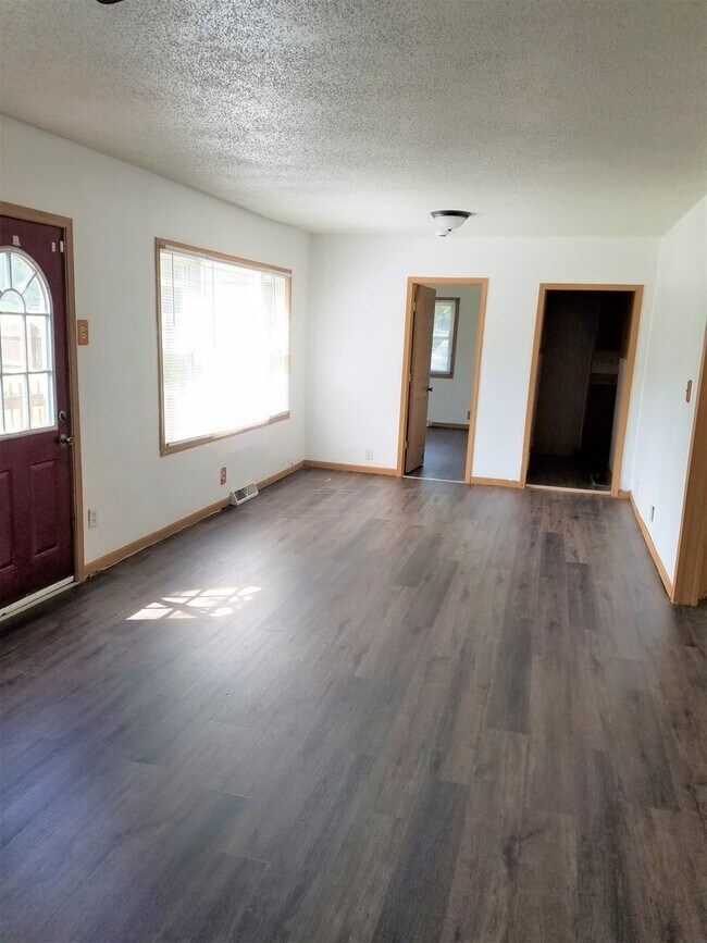 Building Photo - FOR RENT- RARE UNIT 2014 Spring View Evans...