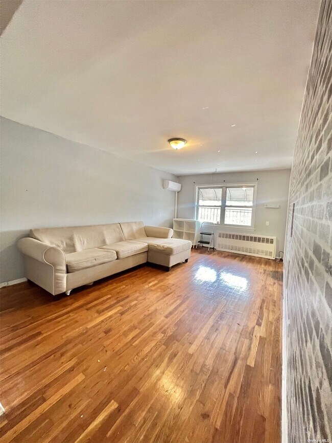 Foto del edificio - 23-54-54 130th St