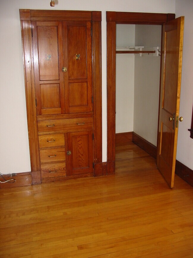 Building Photo - 567 Beech St