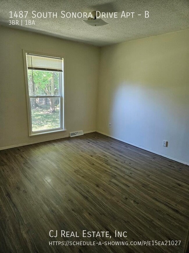 Building Photo - 1487 S Sonora Dr