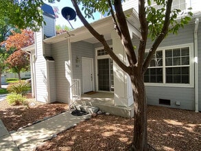 Building Photo - 752 Glen Ct