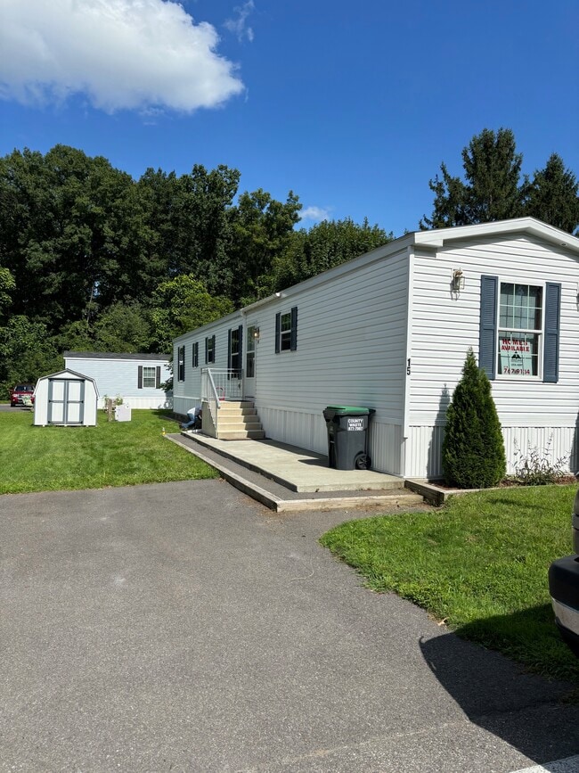 Building Photo - 15 Edgewood Dr