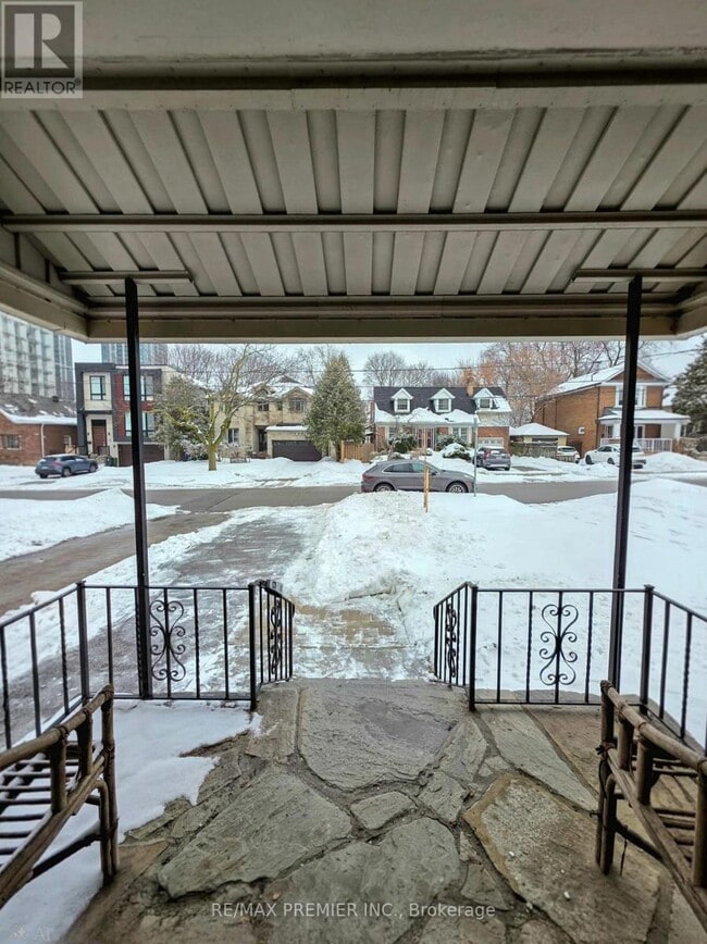 Photo du bâtiment - 32 Johnston Ave