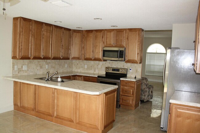 Building Photo - 10812 Buttonwood Lake Dr