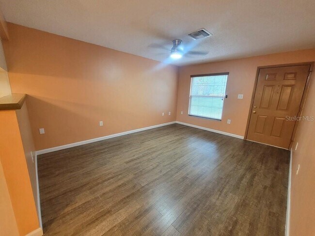 Foto del edificio - 6141 Chesham Dr