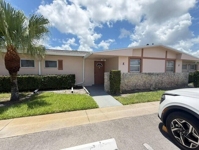 Building Photo - 2727 Dudley Dr W