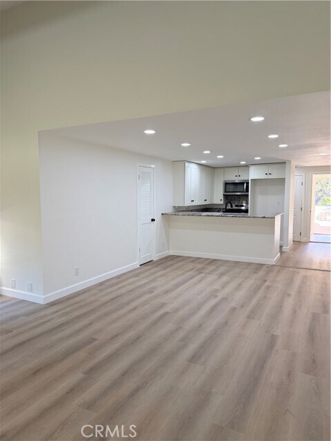 Foto del edificio - 23551 Ave La Caza