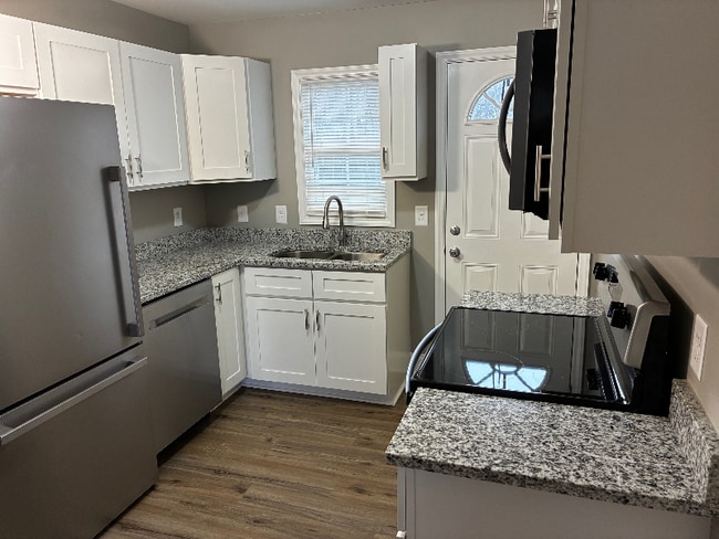 Building Photo - 800 Dodson Mill Rd