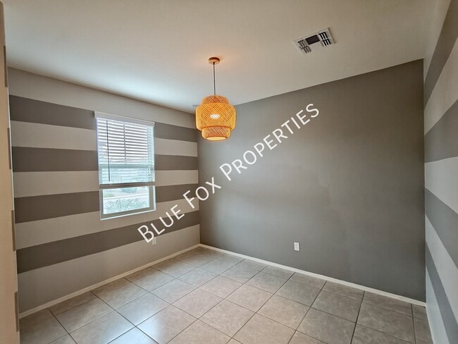 Building Photo - 897 West Calle Zoca