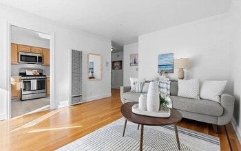 Building Photo - 779 La Playa St