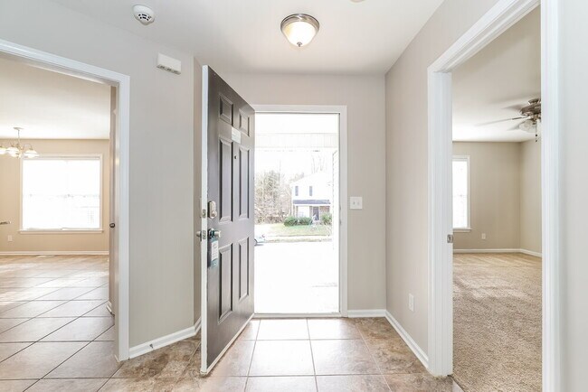 Foto del edificio - 4011 Mountainridge Dr