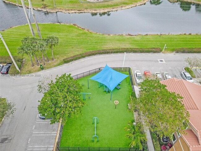 Foto del edificio - 8801 Wiles Rd