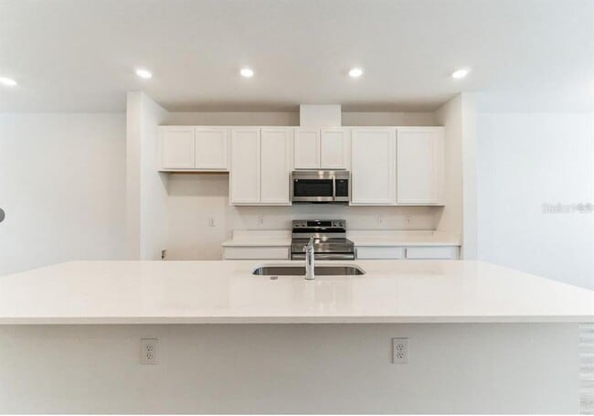 Foto del edificio - 2905 Voyager Ave
