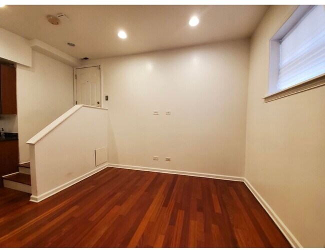 Foto del edificio - 1360 W Greenleaf Ave