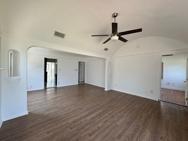 Photo - Charming Spanish-Style Home with a lot of Natural Light