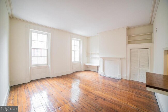 Foto del edificio - 1021 Clinton St