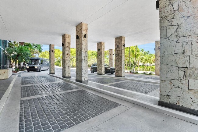 Foto del edificio - 780 NE 69th St