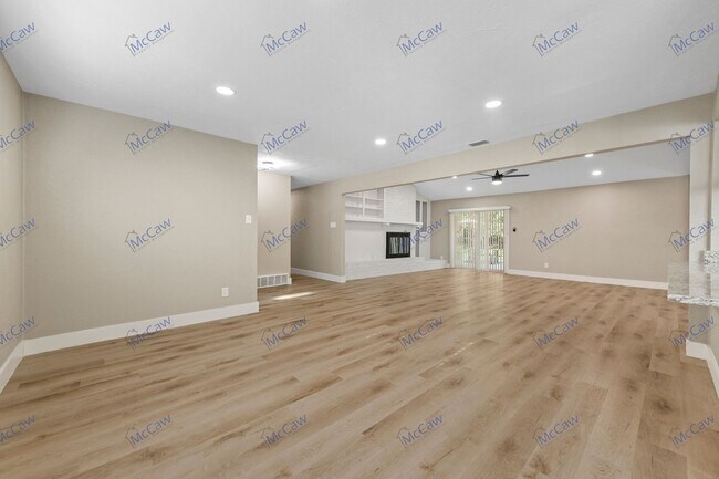 Foto del edificio - Like New 4-Bed 3-Bath 2-Car Garage in Euless!