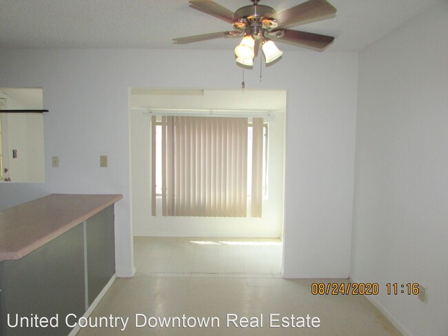 Building Photo - 3 br, 1.5 bath House - 216 W. Plum