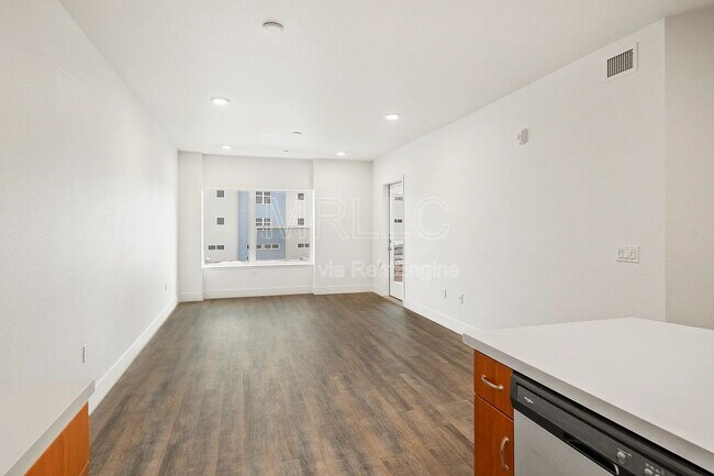 Foto del edificio - 1853 Almaden Rd