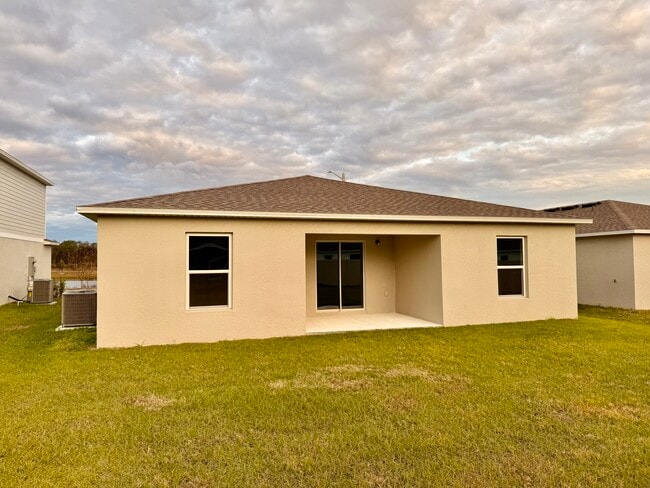 Building Photo - 2440 NW 22nd Ct