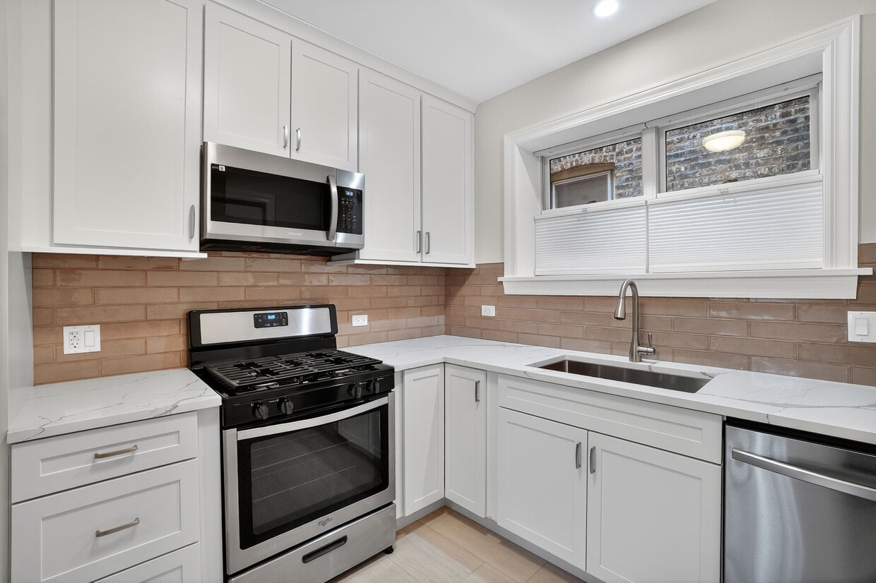 Building Photo - 2703 W Ardmore Ave