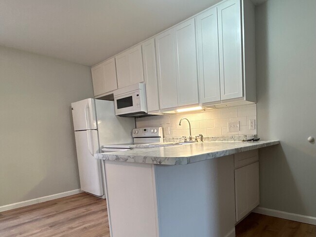 Building Photo - 2263 N Village Dr