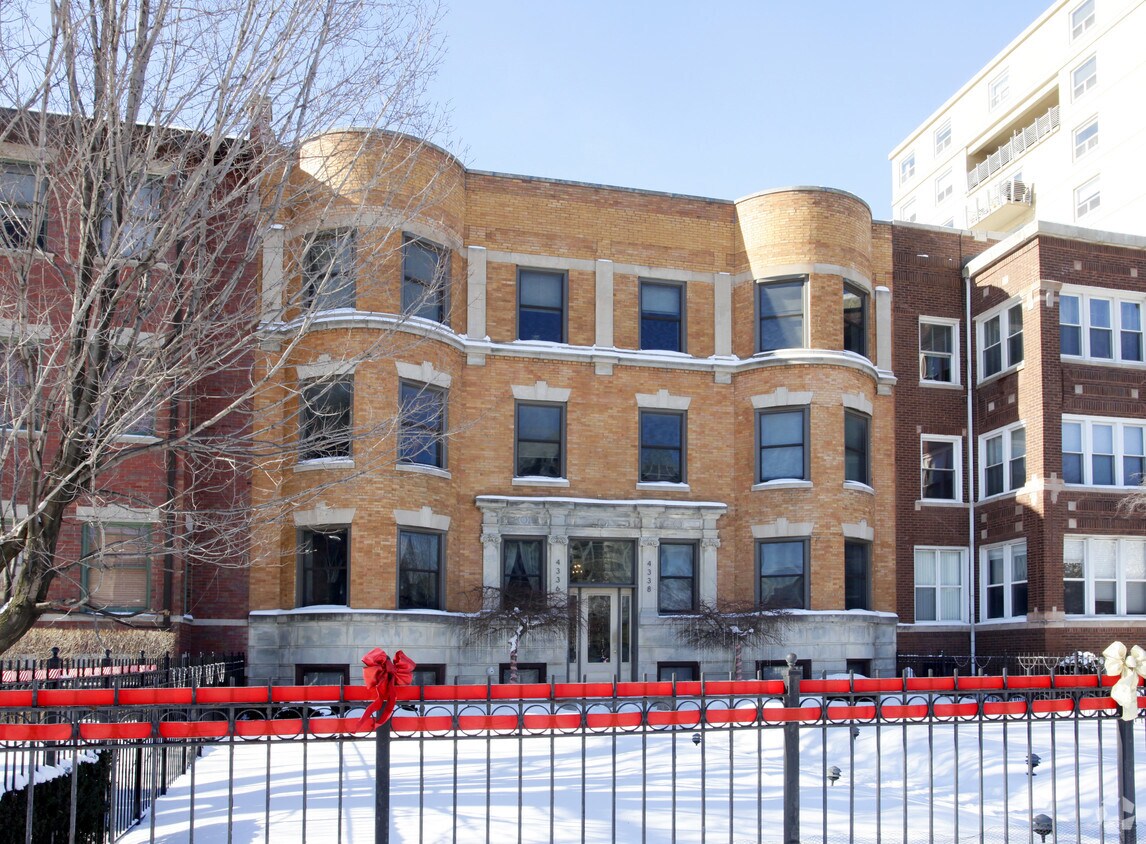 Foto del edificio - 4336-4338 N Sheridan Rd