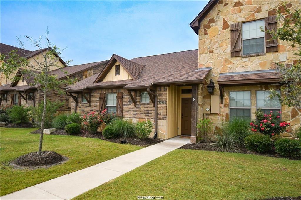 Foto principal - 3228 Travis Cole Ave