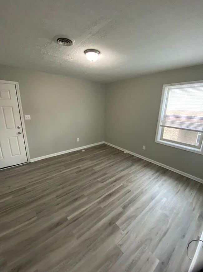 Building Photo - 154 Landings Dr