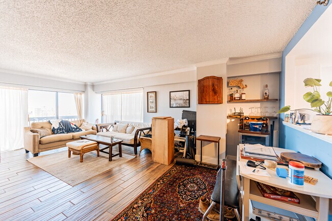 Building Photo - 15 N Beacon St