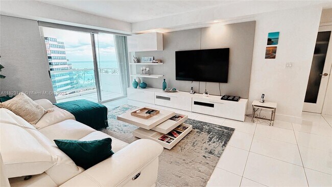 Foto del edificio - 5161 Collins Ave