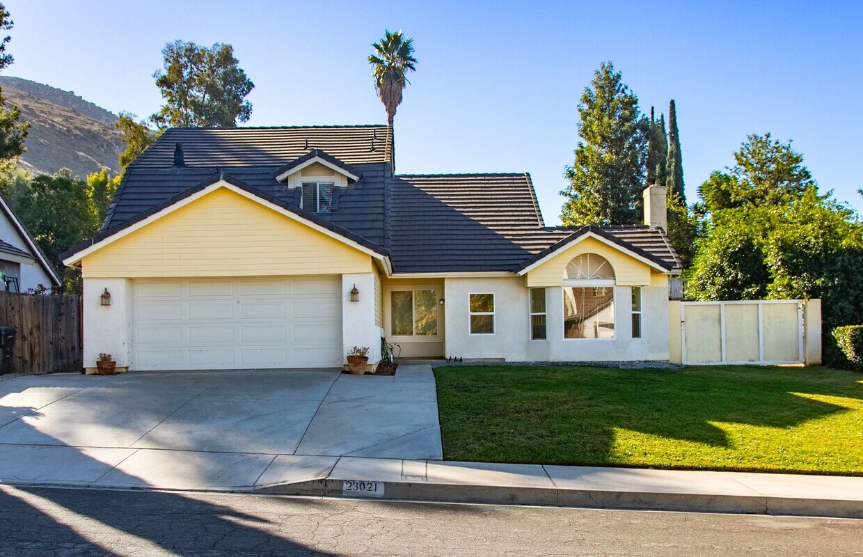 Primary Photo - Beautiful 2 Story with Large Lot on Quiet ...