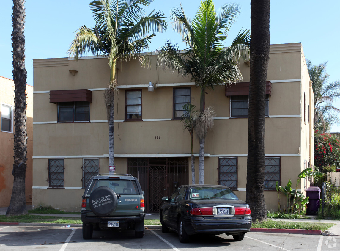 Building Photo - 924 Olive Ave