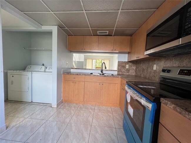 Foto del edificio - 10060 NW 9th St Cir