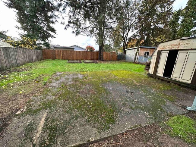 Building Photo - 5033 SE 99th Ave