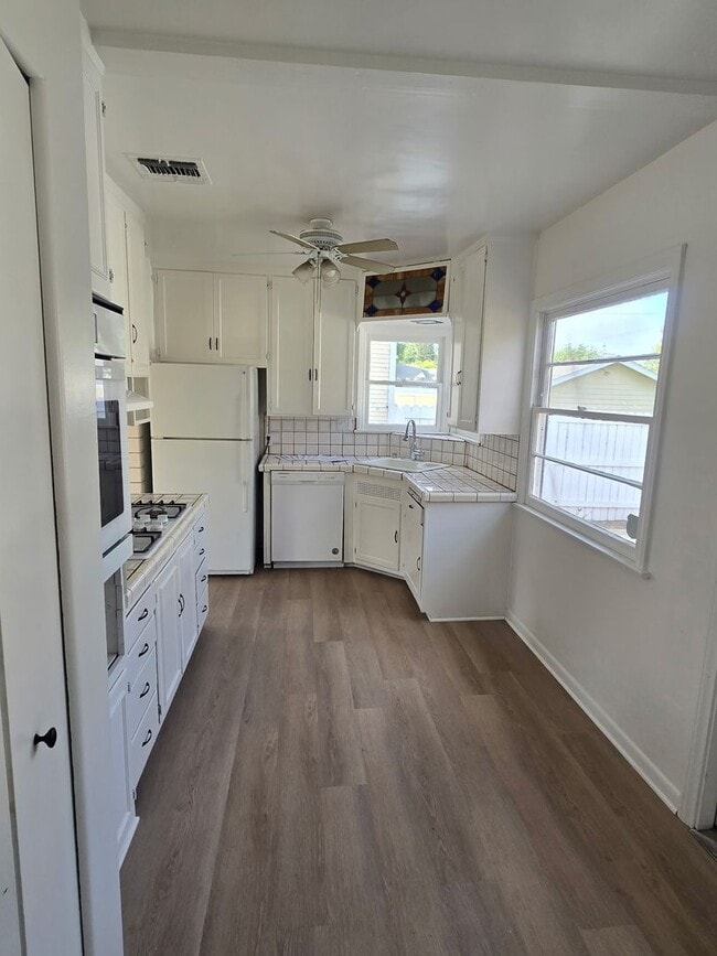 Building Photo - OLD TOWN ORANGE 3 BEDROOM 2 BATH