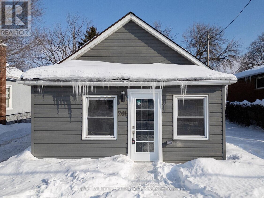 Primary Photo - 201 Fennell Ave E