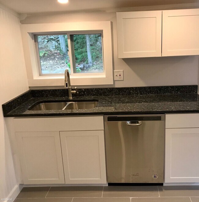 Foto del edificio - 2 br, 1 bath House - 15 Pochelon St