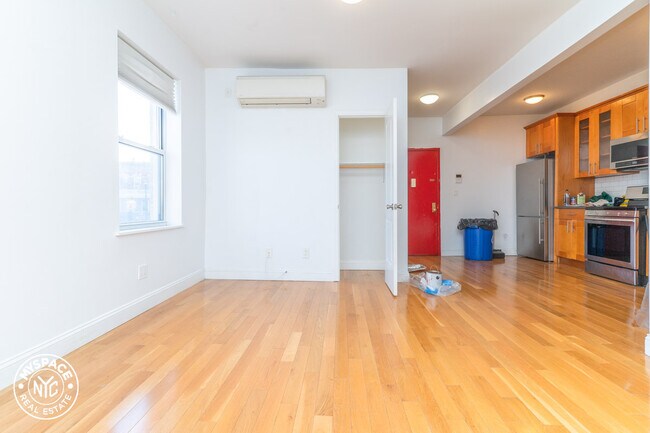 Building Photo - 2171 Clarendon Rd