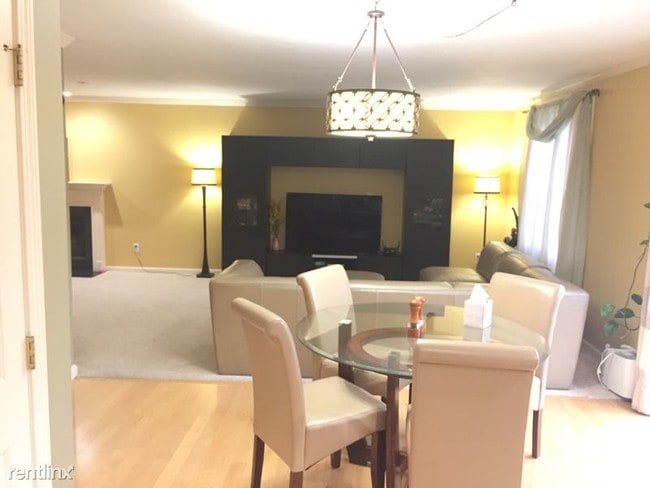 Building Photo - 4 br, 2.5 bath House - 6 Cardinal Circle