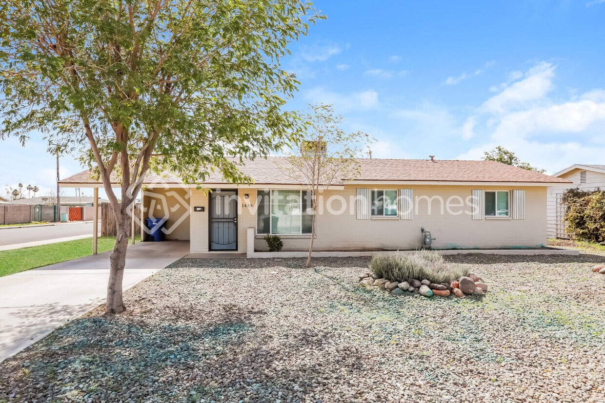 Primary Photo - 1439 E Nielson Ave