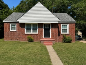 Building Photo - 105 Northside Dr