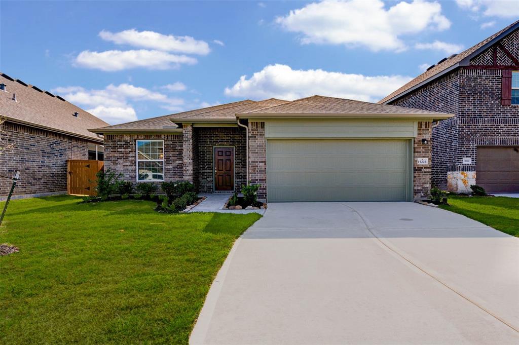 Foto principal - 15222 Lilybank Dr