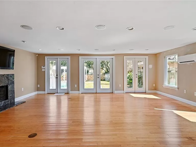 Foto del edificio - 6854 Catina St