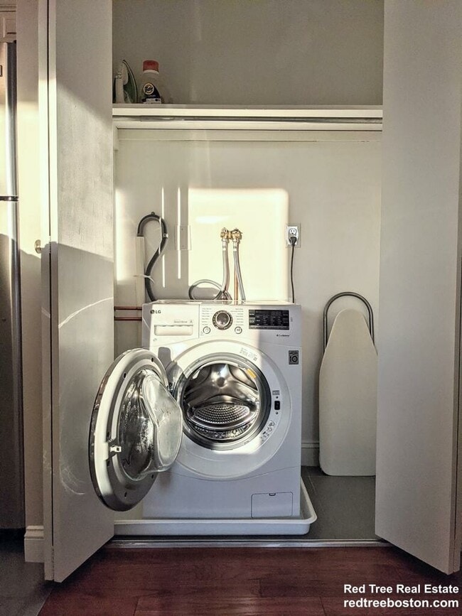 Building Photo - 27 Bowdoin St