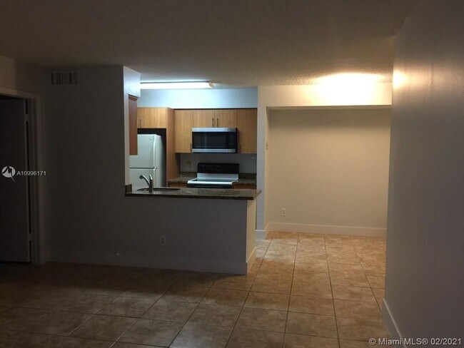 Foto del edificio - 10473 NW 7th St