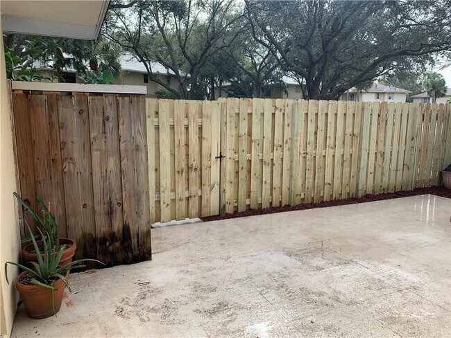 Foto del edificio - 2922 SW 22nd Cir