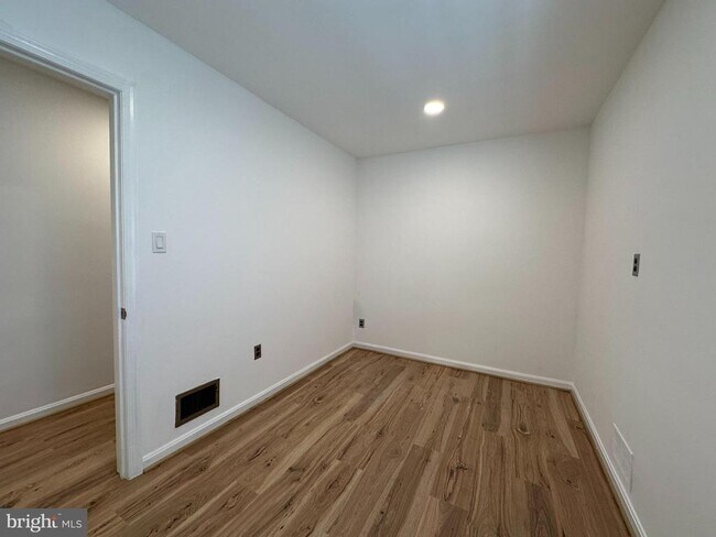 Foto del edificio - 3000 James St
