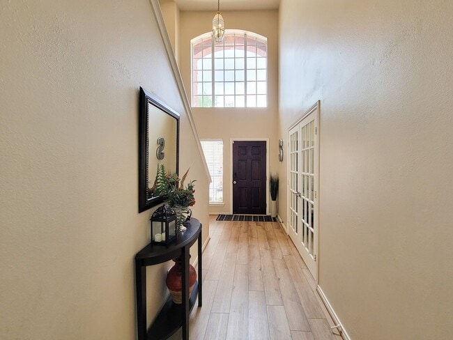 Building Photo - Beautiful brick 4 bedroom, 2.5 bath, 2 story home in Memorial Springs. New roof, freshly painted ...